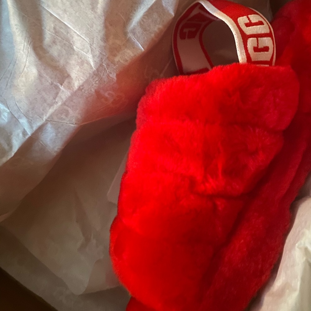 RED fluff yeah slides 😍